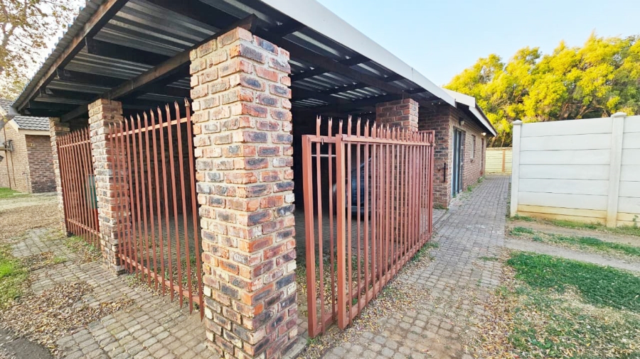 3 Bedroom Property for Sale in Riebeeckstad Free State